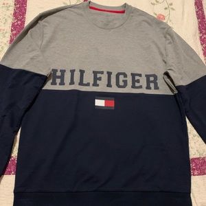 Men’s Tommy Hilfiger sweater new never worn